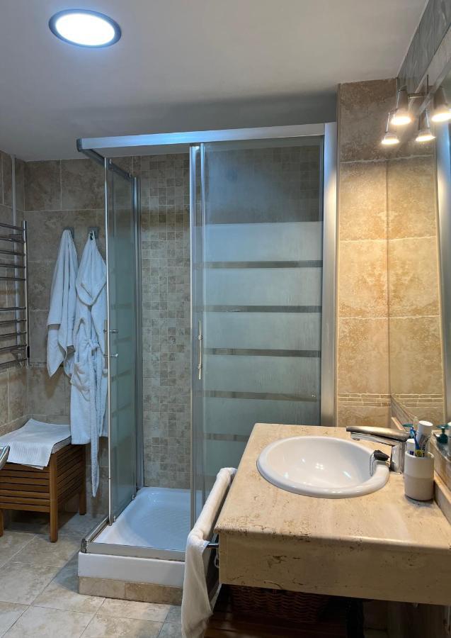 Апартаменти Piso Con Piscina Primera Linea De Playa Торре-дель-Мар Екстер'єр фото